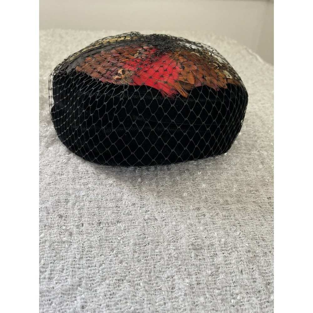 VINTAGE UNION MADE BLACK HAT WITH FAUX FEATHER LADIES HAT & NETTING